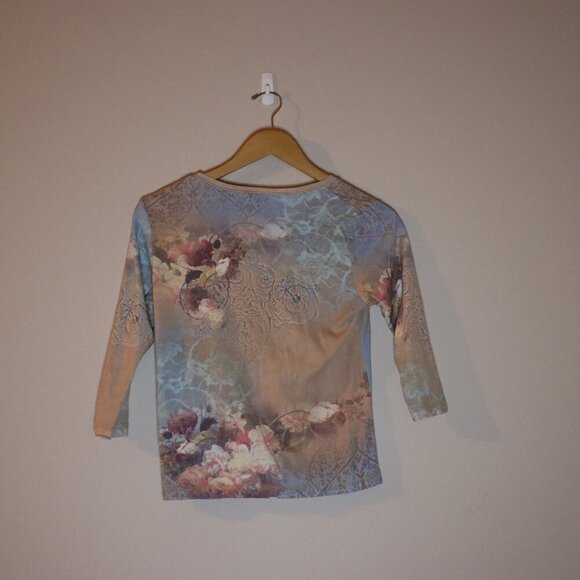 xcit usa 3/4 length tshirt pink and blue floral and scrollwork t-shirt - Picture 3 of 3